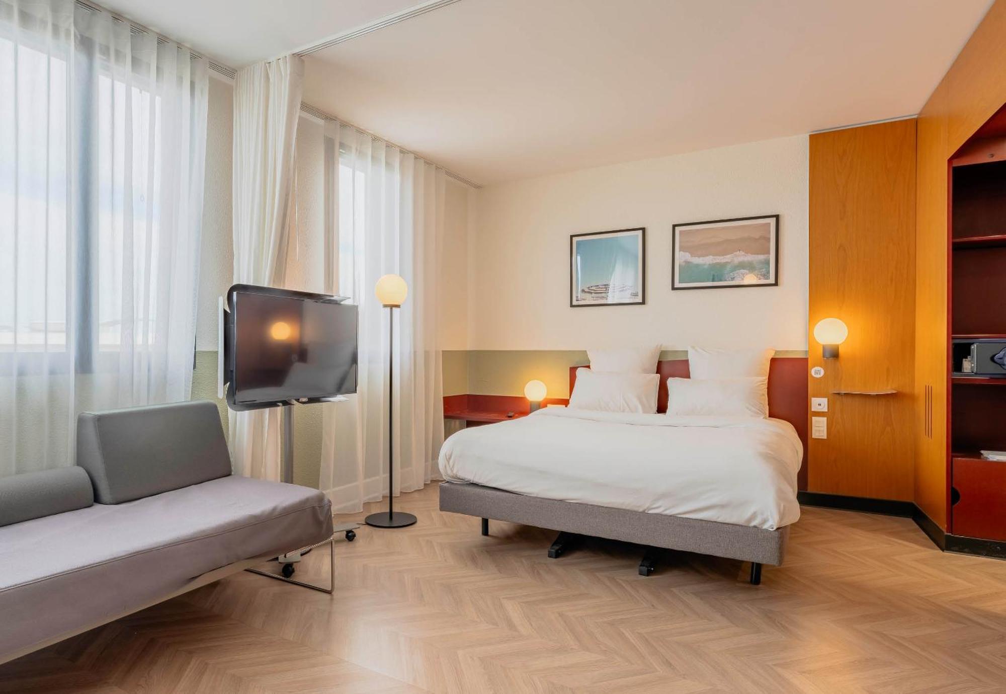 B&B Hotel Calais Terminal Cite Europe 4 Etoiles Coquelles Eksteriør bilde