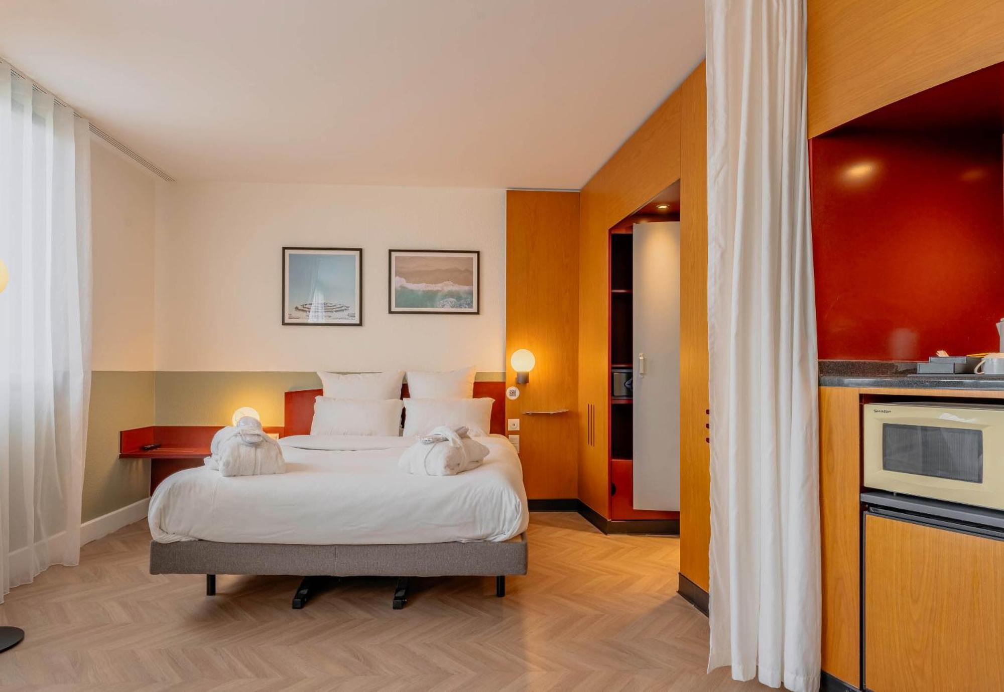 B&B Hotel Calais Terminal Cite Europe 4 Etoiles Coquelles Eksteriør bilde
